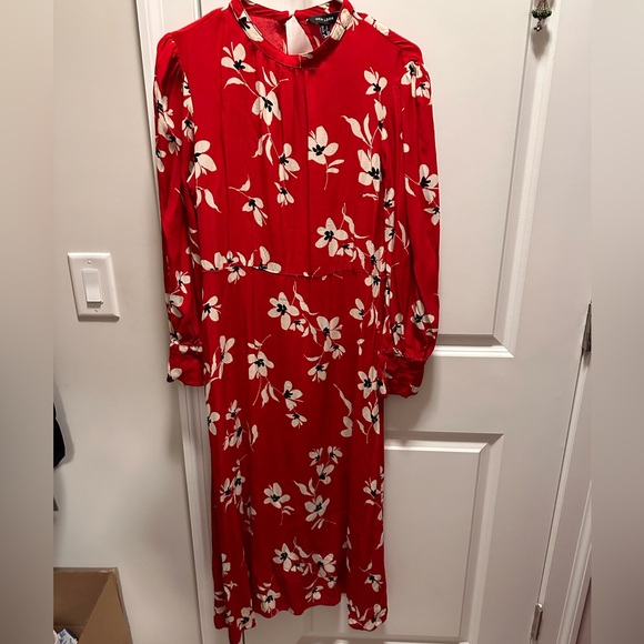 New Look long sleeved floral dress in red pattern - Picture 4 of 8